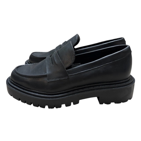 American Eagle Women’s Black Platform Lug Loafer 8 
90’s Style Chunky Gorpcore - Picture 2 of 7